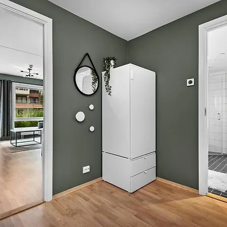 New In Helsfyr Oslo, Near Central Осло